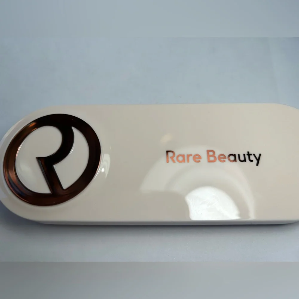 NWT🌷Rate Beauty Essential Neutrals Eyeshadow Palette